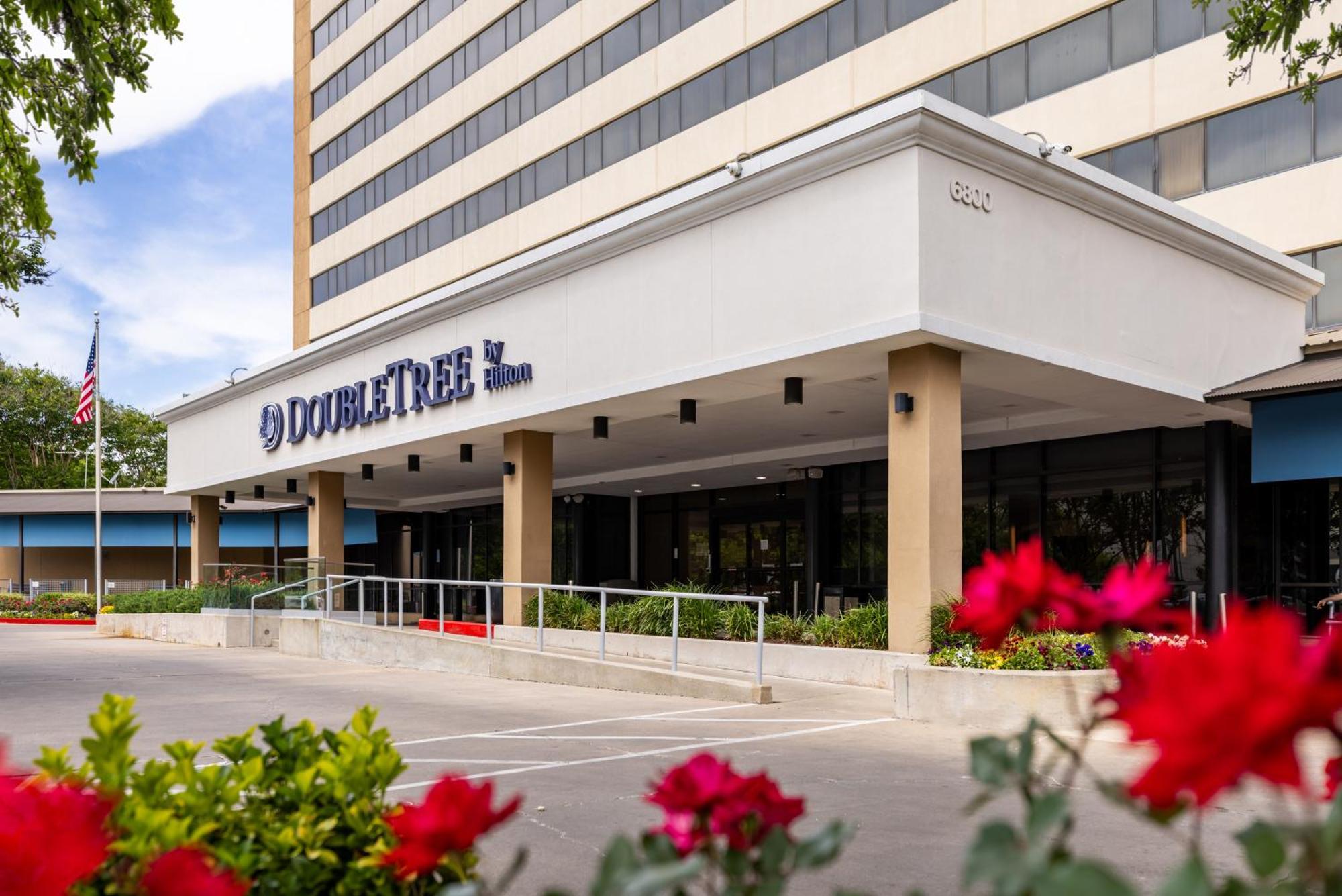 Doubletree By Hilton Houston Medical Center Hotel & Suites Exterior photo